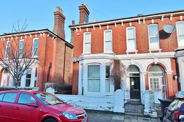 4 Bedroom Semi-Detached House For Sale In Havelock Road, Southsea, PO5