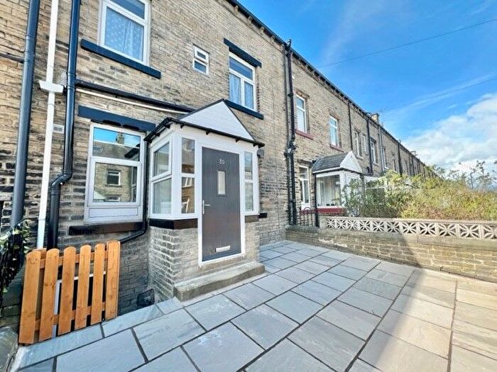 3 Bedroom Terraced House To Rent In Bell Hall Terrace, Halifax, HX1