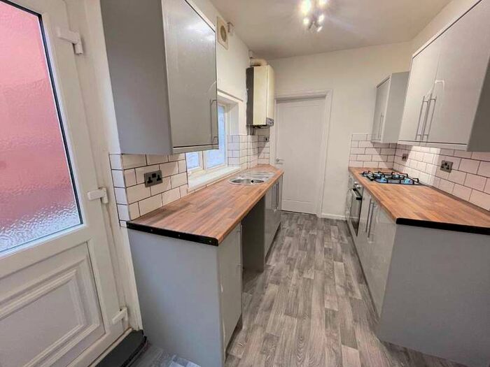 2 Bedroom Flat To Rent In Chirton West View, North Shields. NE29