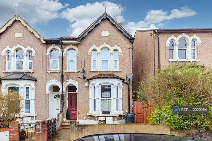 1 Bedroom Flat To Rent In Walthamstow, London, E17