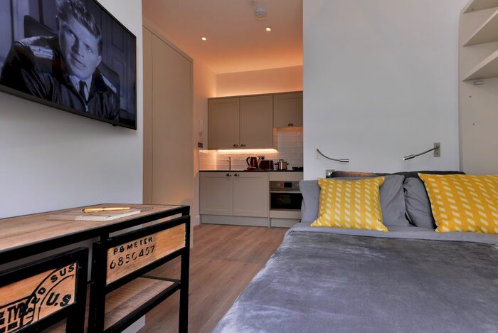 Studio To Rent In Linden Gardens, Notting Hill, London, W2