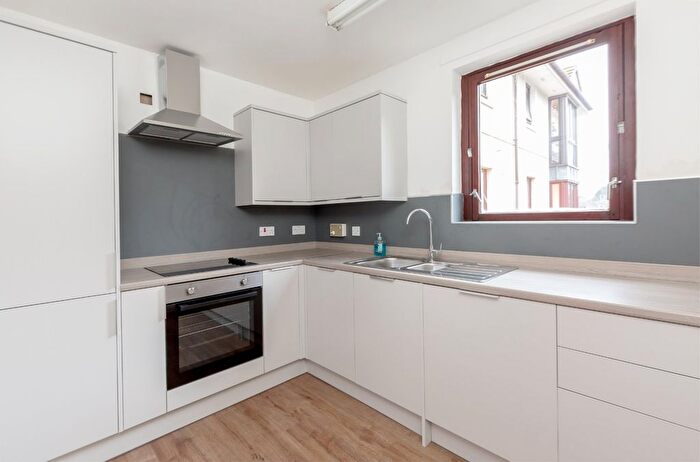 2 Bedroom Flat To Rent In Warriston Road, Edinburgh, EH7
