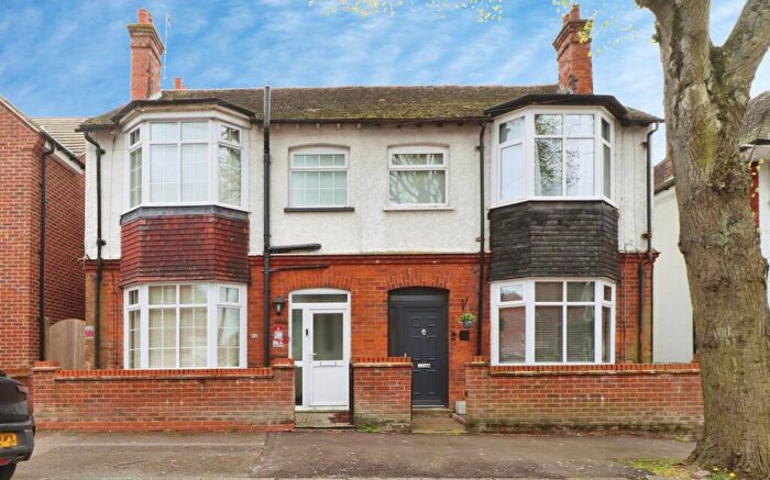 4 Bedroom Semi-Detached House For Sale In Kingsley Avenue, Kettering, NN16