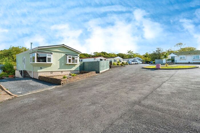 2 Bedroom Park Home For Sale In Cannisland Park, Parkmill, Swansea, SA3