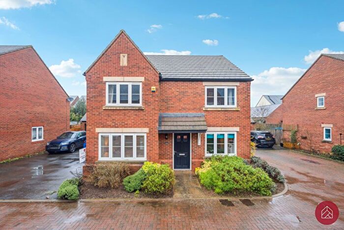 4 Bedroom Detached House For Sale In Broad Way, Bicester, OX25