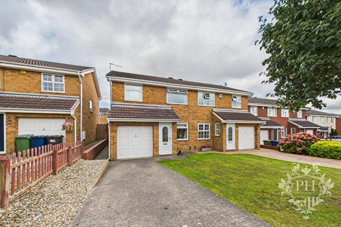 3 Bedroom Semi-Detached House For Sale In Ashbourne Close, Middlesbrough, TS6