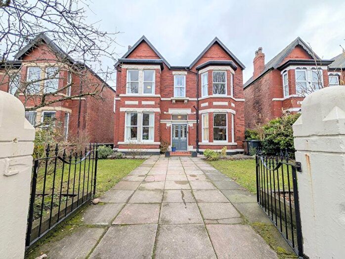 3 Bedroom Detached House To Rent In Open - Lansdowne Road, Southport - Sleeps Six, PR8