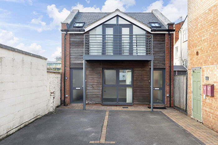 1 Bedroom Apartment To Rent In St. Georges Terrace, Cheltenham, GL50