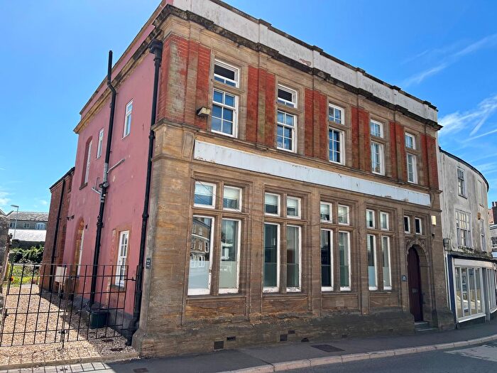 2 Bedroom Flat To Rent In Victoria Place, Axminster, Devon, EX13