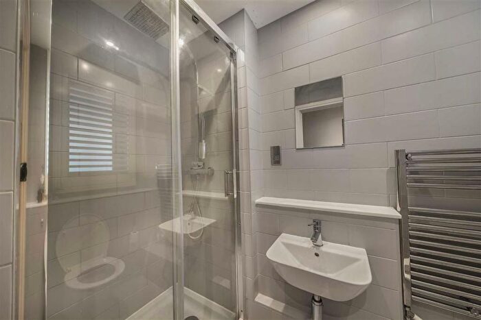 1 Bedroom Flat For Sale In Lett Road, London, SW9
