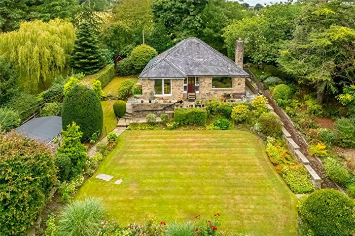 3 Bedroom Detached House For Sale In Stoney Bank Lane, Thongsbridge, Holmfirth, HD9