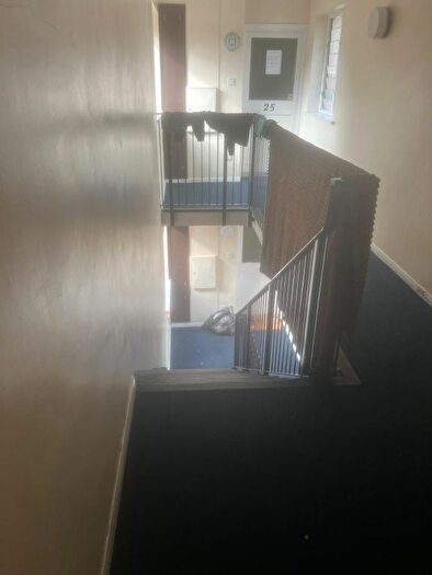 2 Bedroom Flat To Rent In Avenue Road, Romford, RM6