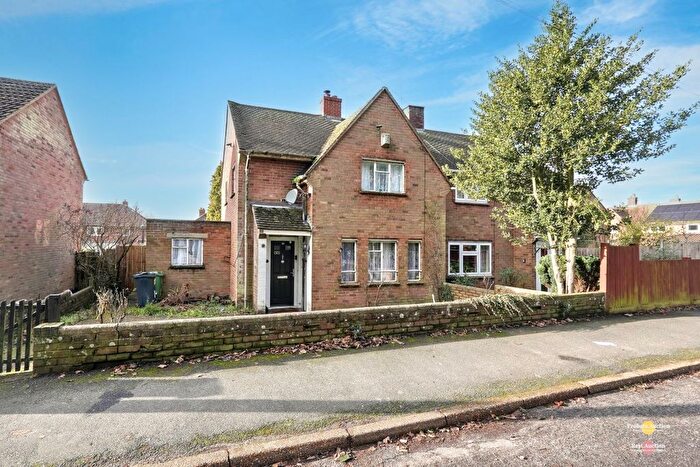 3 Bedroom Semi Detached House For Sale In Coach Drive, Hothfield, Ashford, Kent, TN26