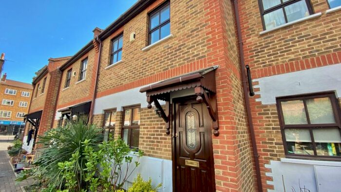 2 Bedroom Property To Rent In Pegasus Close, Stoke Newington, London, N16