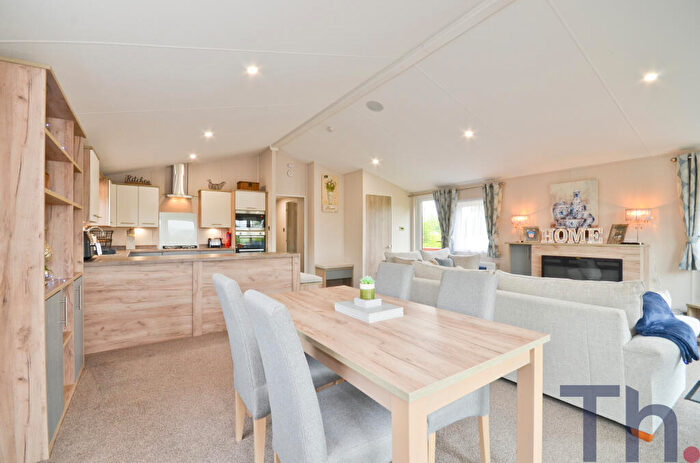 2 Bedroom Park Home For Sale In Upton, Ryde, Isle Of Wight, PO33