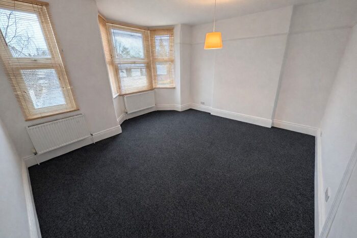 2 Bedroom Flat To Rent In Nuthall Road, Nottingham, NG8