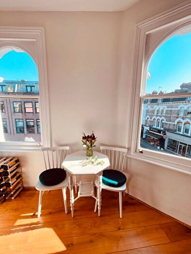 2 Bedroom Flat For Sale In Fulham Road, Fulham, London, SW6