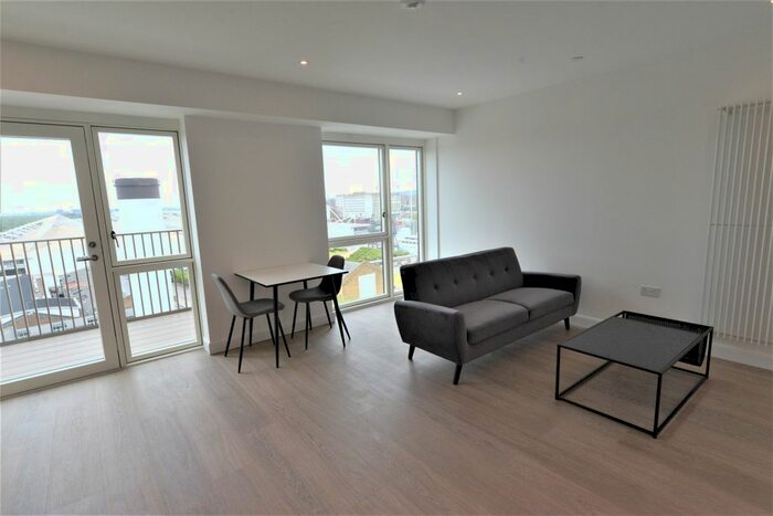 Studio To Rent In Seagull Lane, London, E16