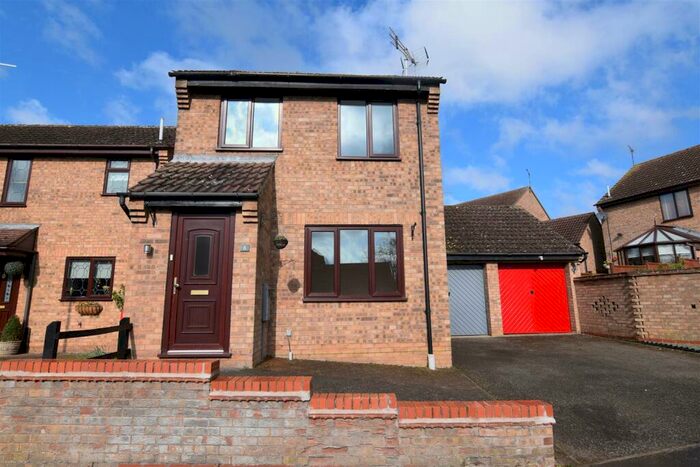 3 Bedroom Detached House To Rent In Bishops Gate, Bishops Itchington, CV47