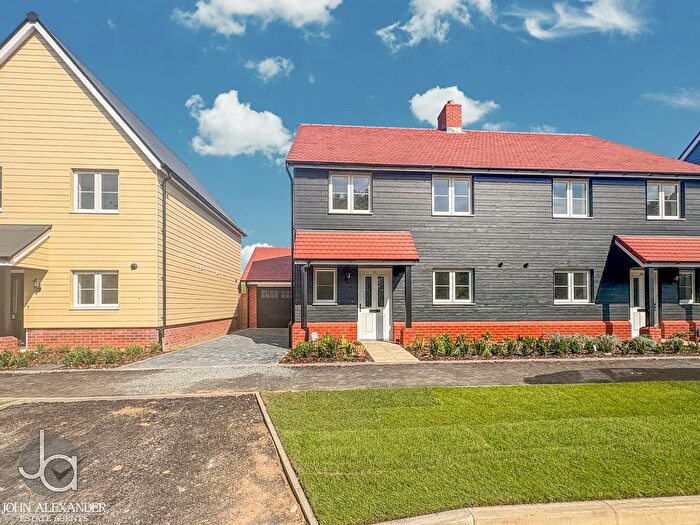 4 Bedroom Semi-Detached House For Sale In Meadowsweet Way, Tiptree, CO5