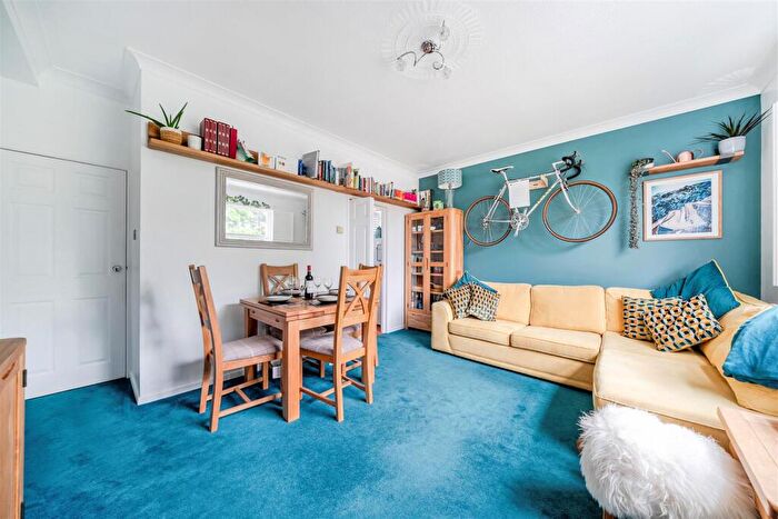 1 Bedroom Flat For Sale In Mill Lane, Wareham, BH20 - Photo 3