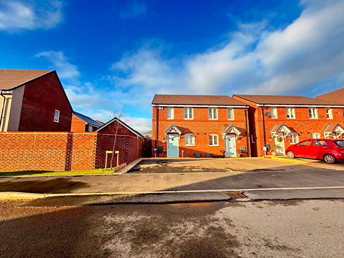 2 Bedroom Property To Rent In Chartreuse Close, Rugby, CV22