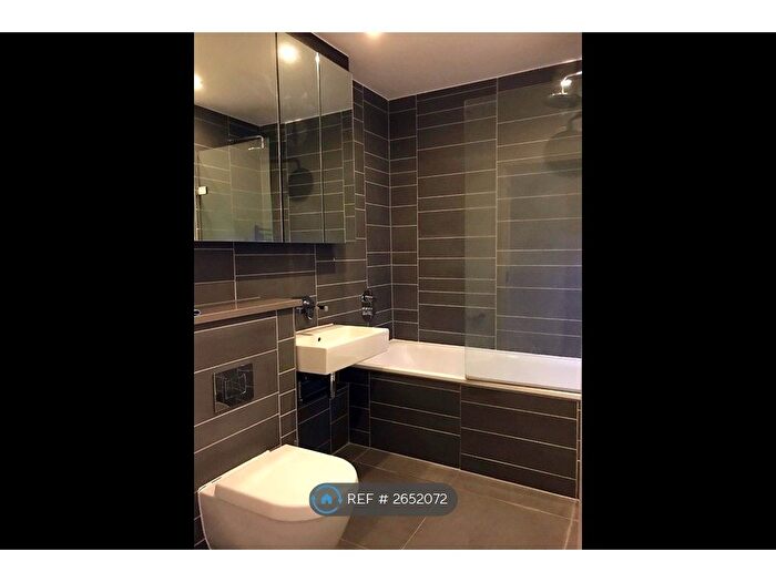 1 Bedroom Flat To Rent In Bicycle Mews, London, SW4