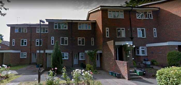 1 Bedroom Flat To Rent In Guinness Court, Leafy Way, Croydon, CR0