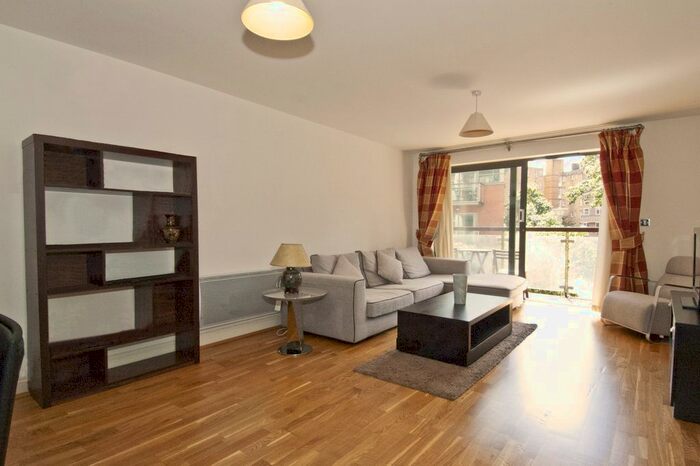 3 Bedroom Flat To Rent In Horsley Court, Montaigne Close, London, SW1P
