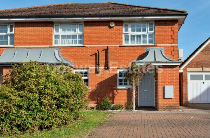 2 Bedroom End Of Terrace House To Rent In Colenso Drive, Mill Hill, NW7