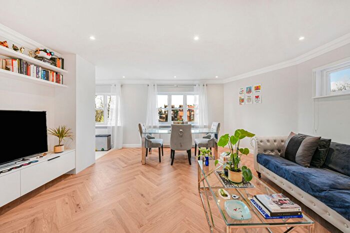 3 Bedroom Flat To Rent In Fitzjohns Avenue, Hampstead, NW3