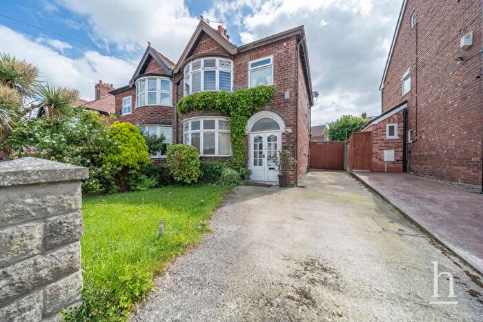 3 Bedroom Semi-Detached House For Sale In St. David Road, Prenton, CH43