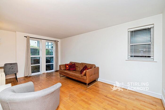 2 Bedroom Apartment To Rent In Equity Square, Shoreditch, London, E2