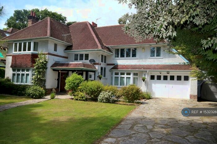 4 Bedroom Flat To Rent In East Avenue, Bournemouth, BH3