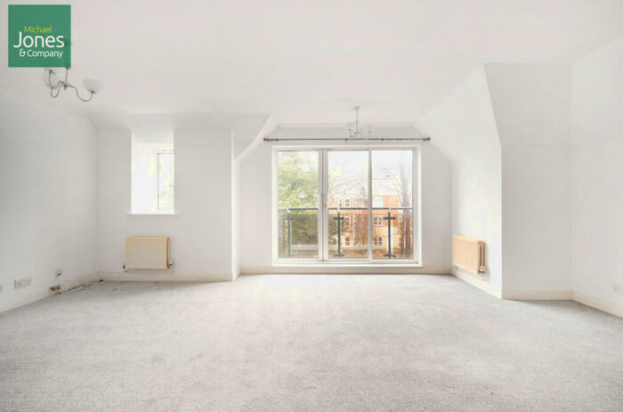 4 Bedroom Flat To Rent In St. Botolphs Road, Worthing, West Sussex, BN11