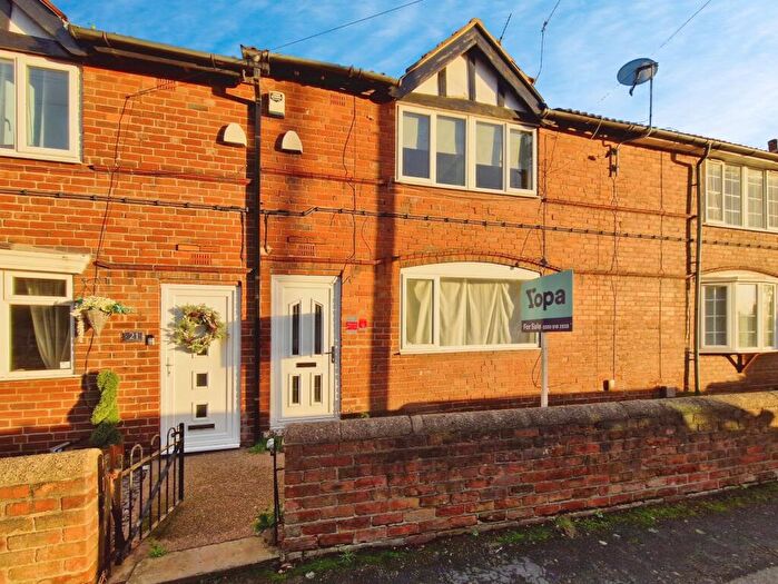 4 Bedroom Terraced House For Sale In Firth Crescent, New Rossington, Doncaster, DN11