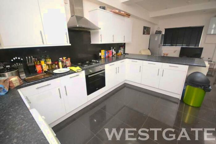 6 Bedroom Terraced House To Rent In London Road, Reading, RG1