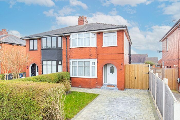 3 Bedroom Semi Detached House For Sale In Newlands Avenue, Penwortham, PR1