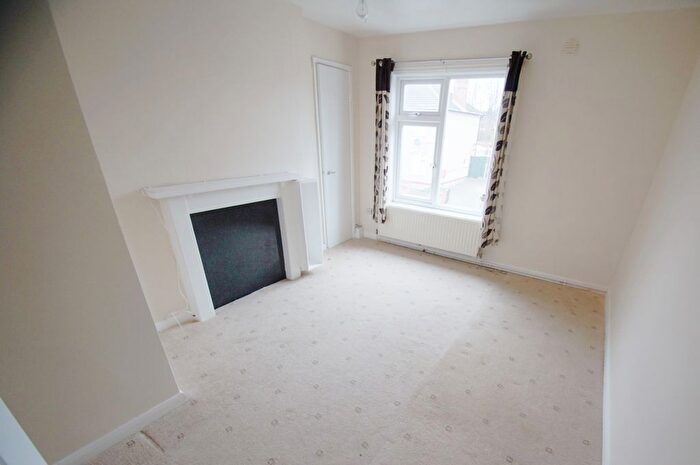 2 Bedroom Maisonette To Rent In Hewitt Avenue, Coventry, CV6