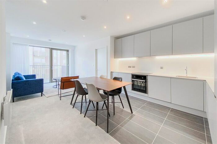 2 Bedroom Property To Rent In Block A, Local Crescent, M5