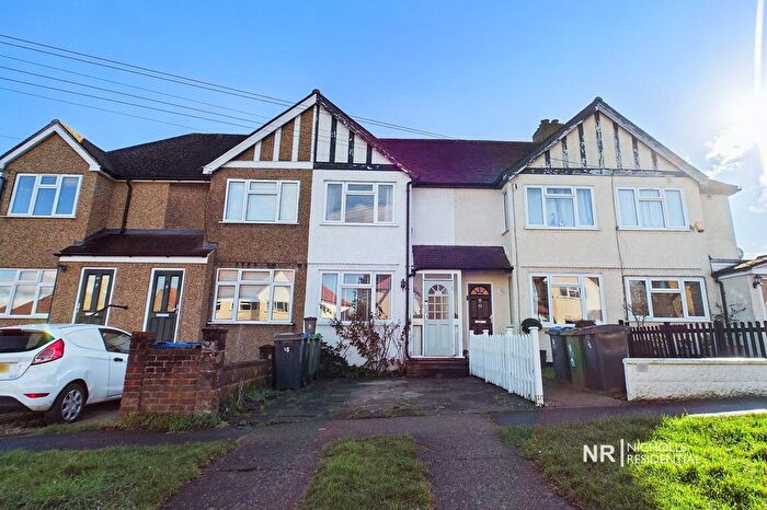 2 Bedroom Property For Sale In Church Lane, Chessington, Surrey., KT9