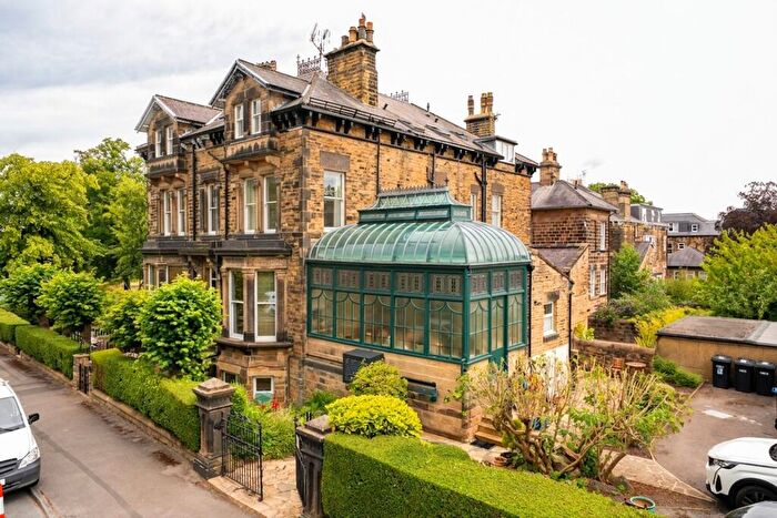 2 Bedroom Flat For Sale In Park Avenue, Harrogate, HG2