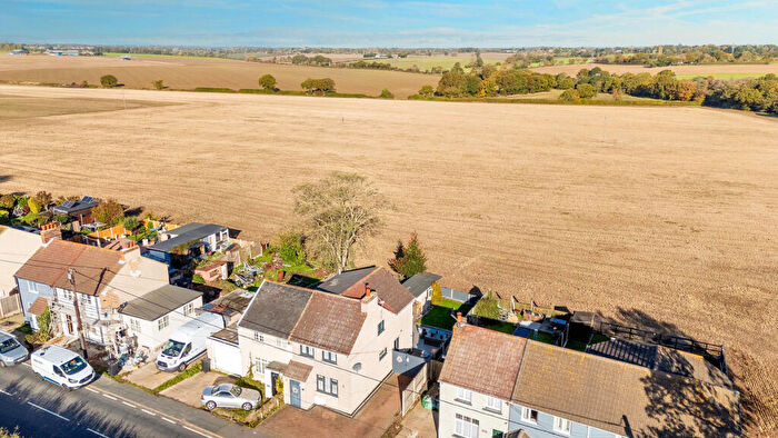 3 Bedroom Semi Detached House For Sale In Harwich Road, Clacton-on-sea, CO16