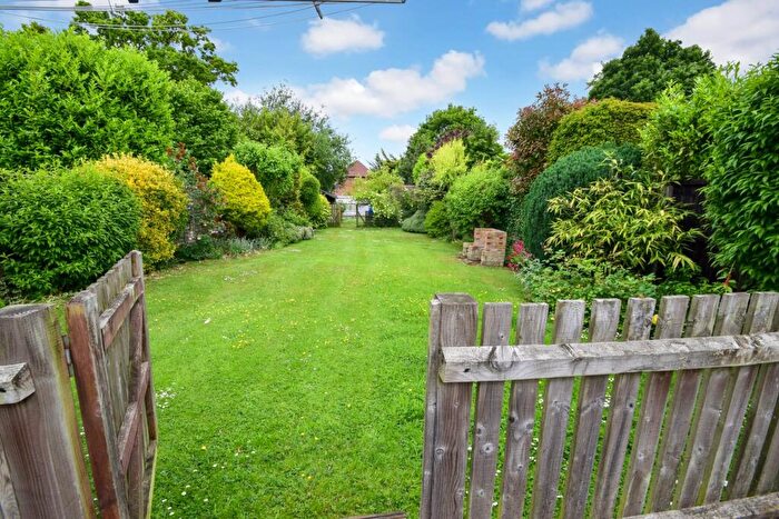 4 Bedroom Detached Bungalow For Sale In Robin Hood Lane, Blue Bell Hill, Chatham, ME5