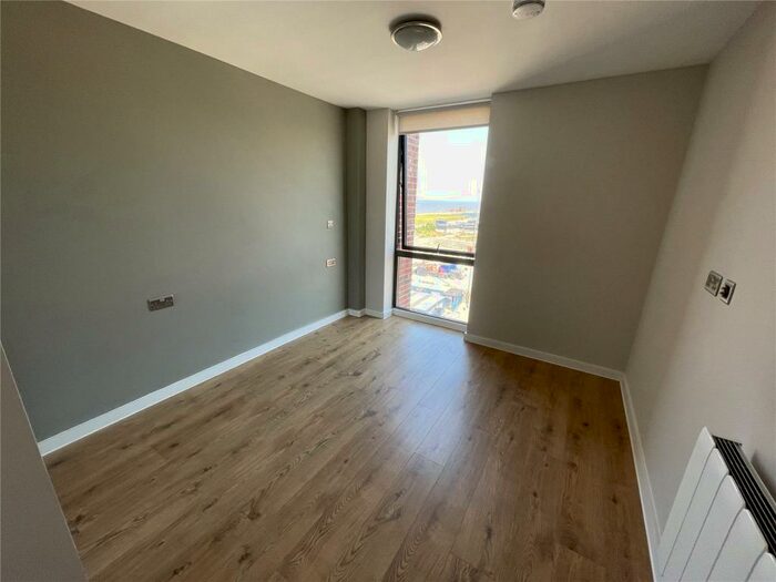 2 Bedroom Flat To Rent In Jesse Hartley Way, Liverpool, L3