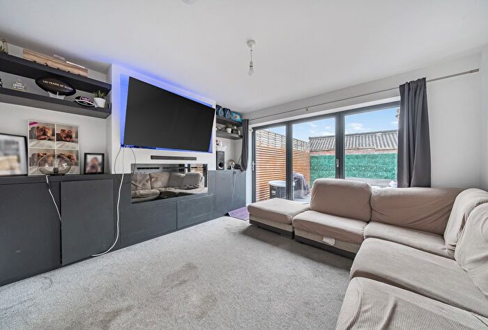 3 Bedroom End Terrace House For Sale In Victoria Park, Kingswood, Bristol, BS15