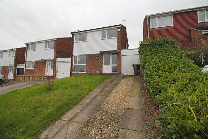 3 Bedroom Link Detached House To Rent In Roberts Close, Kegworth, DE74