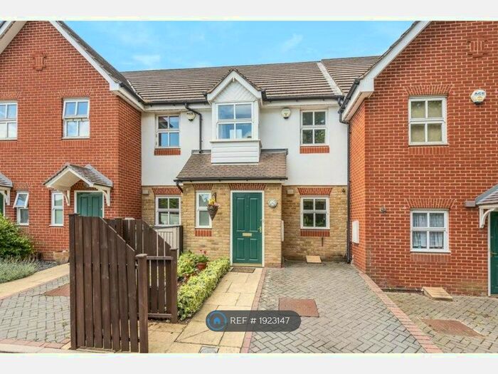 3 Bedroom Terraced House To Rent In Woodbury Gardens, London, SE12