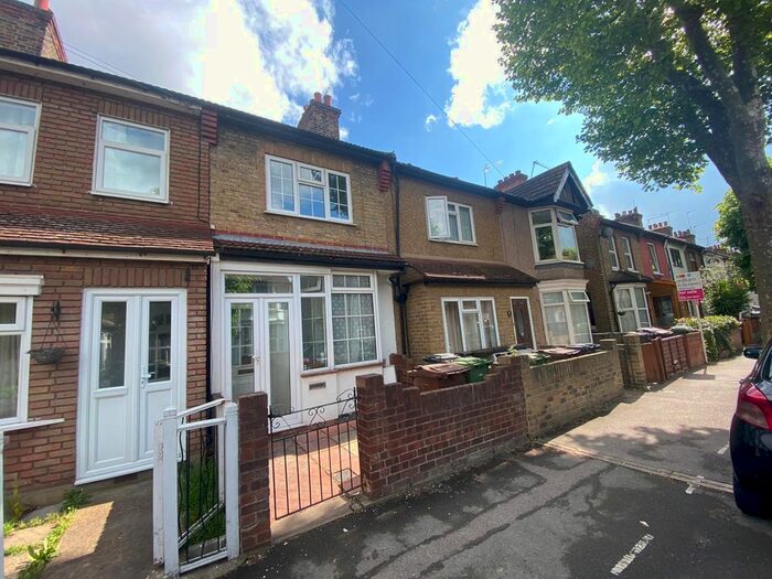 3 Bedroom Terraced House To Rent In Wedderburn Road, Barking, IG11