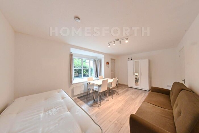 Studio To Rent In Cambrian Green, Snowdon Drive, West Hendon, NW9